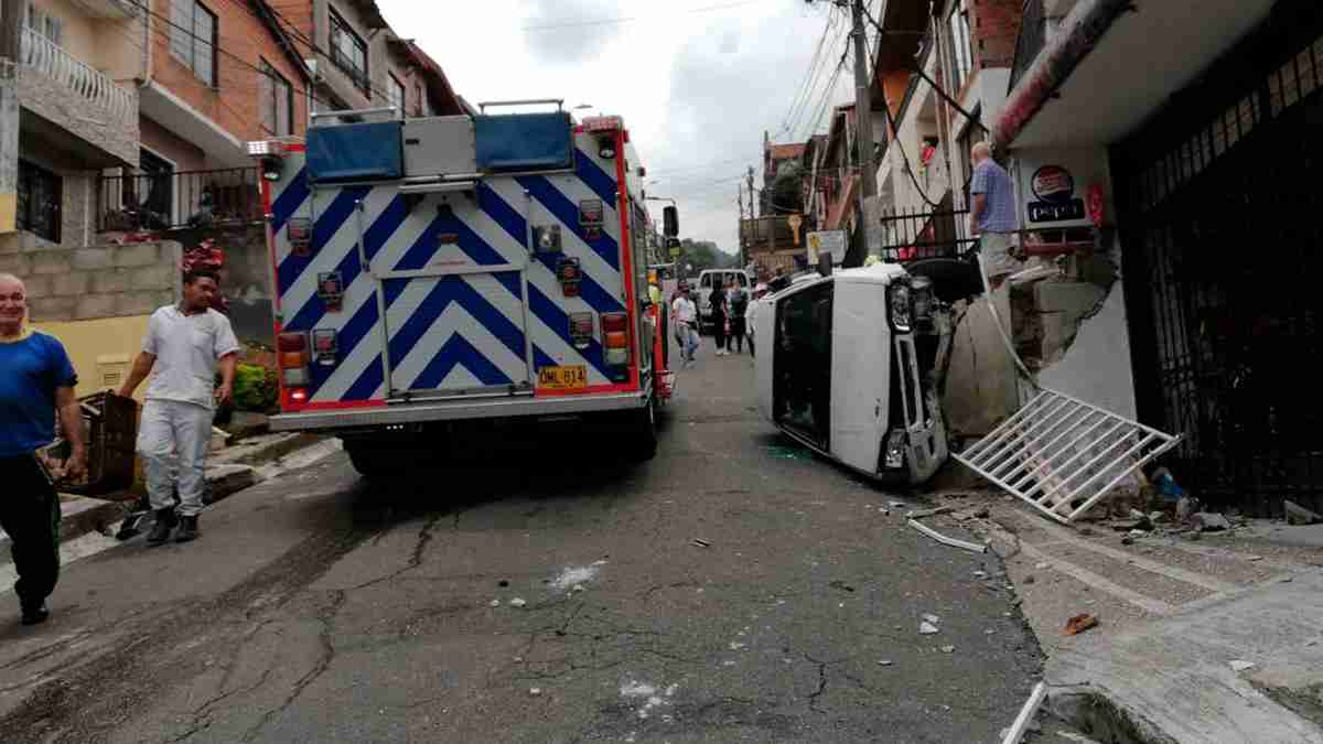 Una persona fue arrollada por un vehículo que se quedó sin frenos en el barrio Tejelo