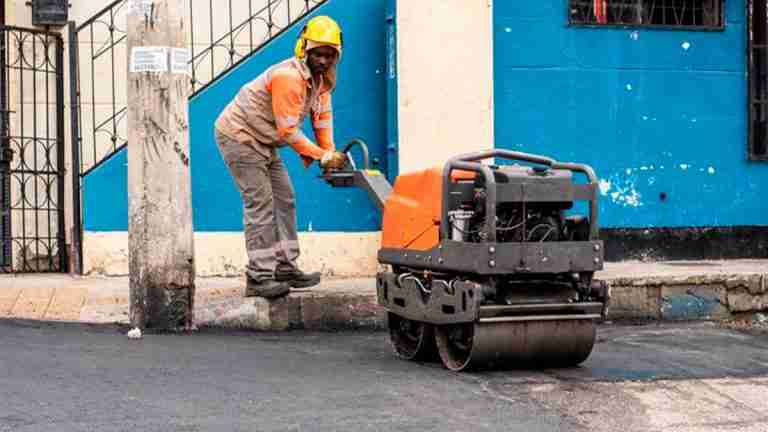 Más de 32 mil huecos han sido tapados en Medellín desde el 2021
