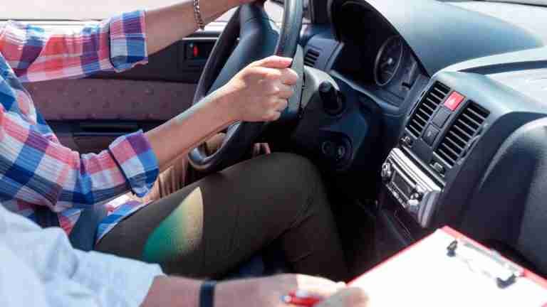 Estas son las sanciones que podría recibir al no renovar su licencia de conducción