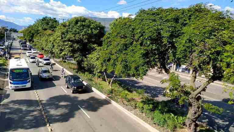 Corredor a contraflujo para transporte público en la Av. Guayabal, mejoraría la movilidad del sur de Medellín