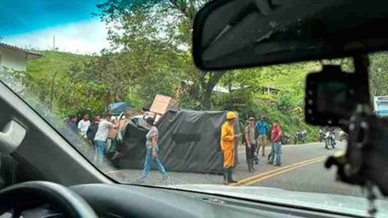 Accidente de tránsito en la Autopista Medellín – Bogotá dejó dos niños muertos y dos heridos