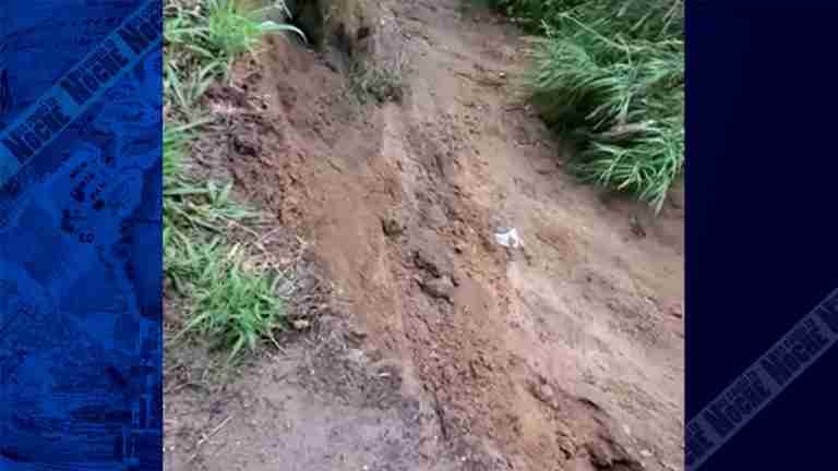 Vía en vereda de Copacabana se la está tragando los derrumbes