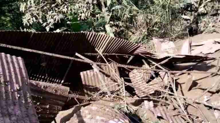 Un derrumbe acabó con el sueño de una familia en Barbosa