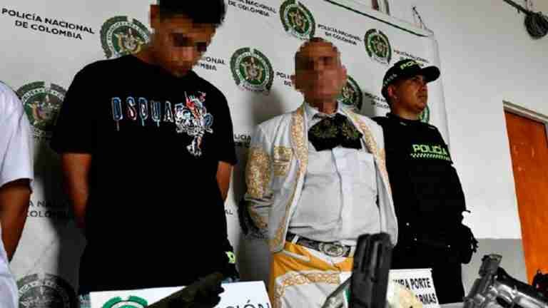 Vestido de mariachi pretendía hacer disparos en un sepelio del cementerio San Pedro de Medellín