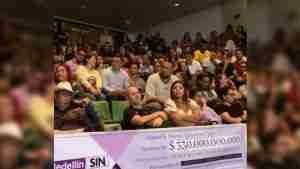 publico en un debate politico