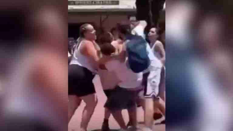 Caos en el reino mágico: familias se agreden físicamente en parque de Disney por una foto