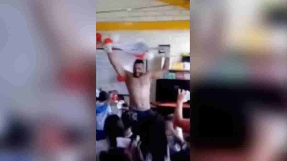 ¡Escándalo en Andes! Un docente realizó un “striptease” delante de sus estudiantes