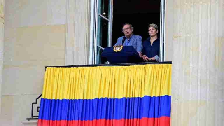 Petro se baja del balcón y se unirá a las marchas a favor de las reformas