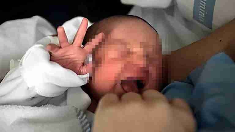 Nace el primer bebé con ADN de tres padres en Reino Unido