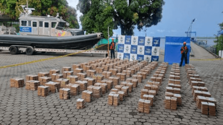 Nueva incautación de 2 toneladas de cocaína al sur del Pacifico