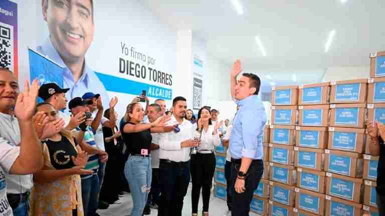 Diego Torres, precandidato a la Alcaldía de Itagüí, entregó más de 121 mil firmas para avalar su candidatura