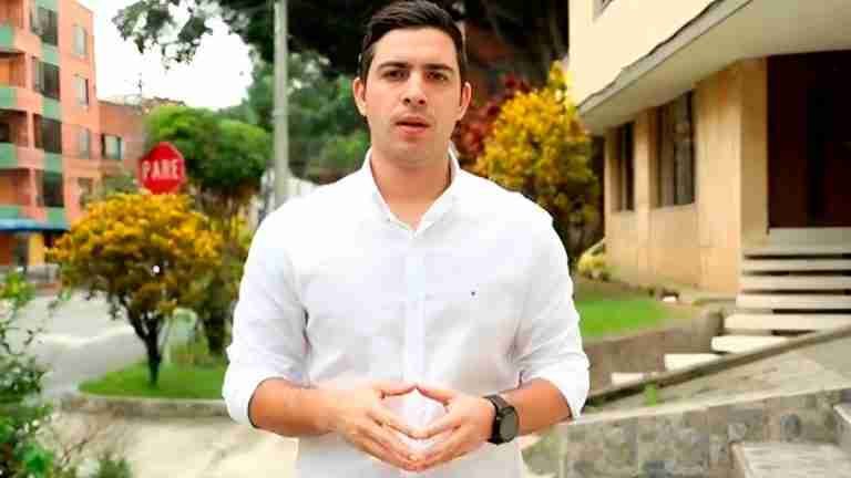 Esteban Restrepo vuelve a calificar al periódico El Colombiano como «pasquín»