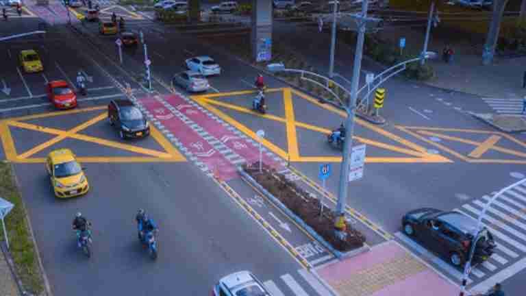 Falla en plataforma de movilidad de Medellín generó confusión sobre exención de pico y placa