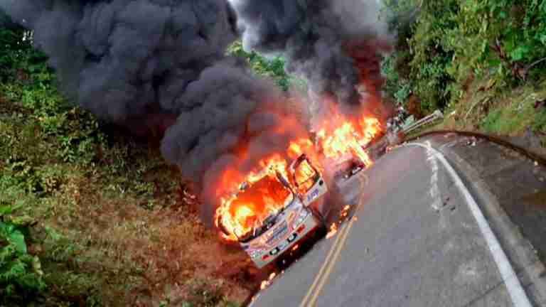Por inseguridad, rutas de buses entre Risaralda y Chocó siguen suspendidas