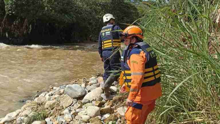 Mientras buscaban a un hombre que se lanzó al Río Medellín, encontraron el cuerpo de una mujer en Barbosa