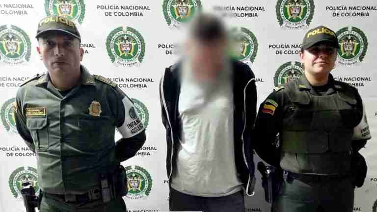 Un presunto ladrón intentó hurtar 30 millones de pesos en joyas de oro pero fue capturado
