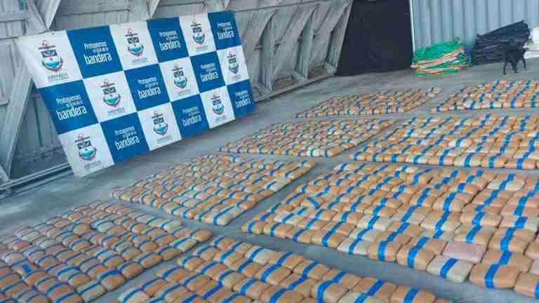 La Armada Nacional incautó 2 toneladas de cocaína en el Pacífico