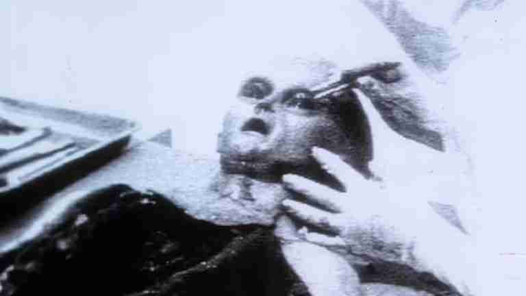 “Ovnis se estrellaron en la Tierra y EE.UU. oculta los cuerpos extraterrestres”: Exfuncionario del Pentágono revela secretos impactantes