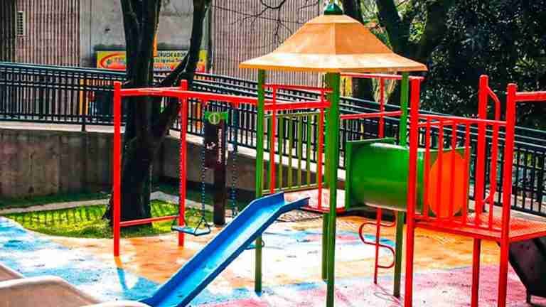 Concluyen con éxito obras de renovación de cinco parques en Tricentenario
