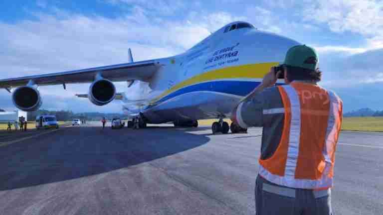 En gigante avión Antonov llegó primera compuerta subacuática de Hidroituango 