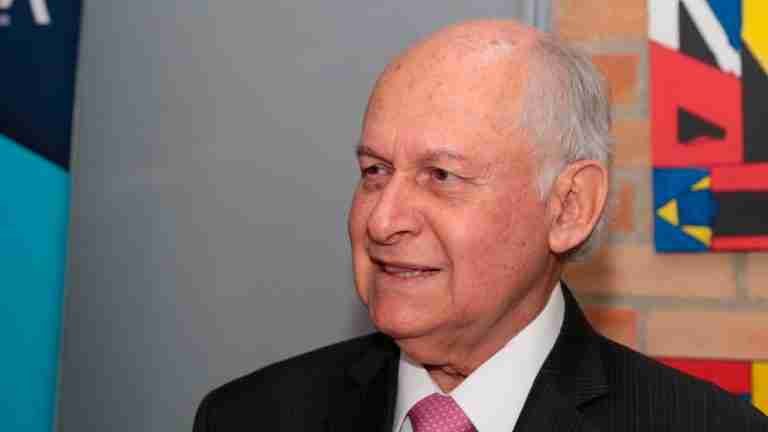 Denuncian a Manuel Elkin Patarroyo por maltrato animal, tráfico y caza ilegal