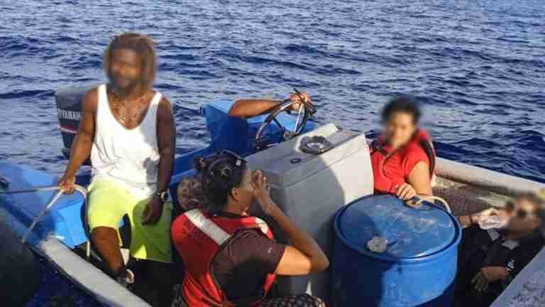 Cinco migrantes venezolanos fueron rescatados en aguas de San Andrés 
