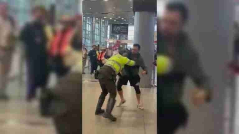 Brutal golpiza a policía en Bogotá