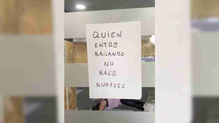 “Quien entra bailando no hace burpees”: divertido cartel en gimnasio de Madrid desata un momento de risas