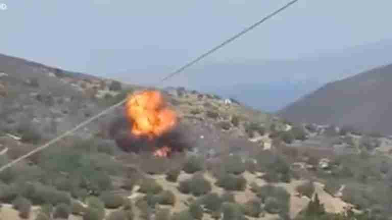 ¡Impactante! En video quedó grabado el accidente de un avión que intentaba apagar los incendios en Grecia