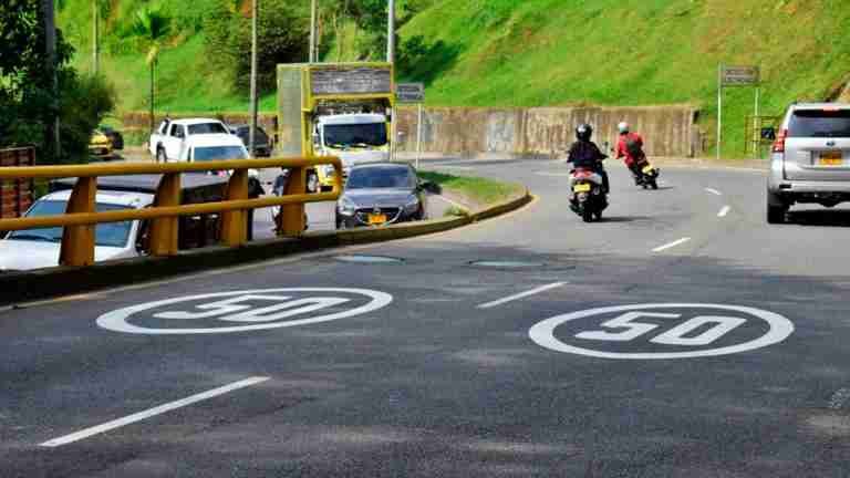 ¡Pilas! La Alcaldía de Medellín actualizó límites de velocidad en 10 corredores viales de la ciudad