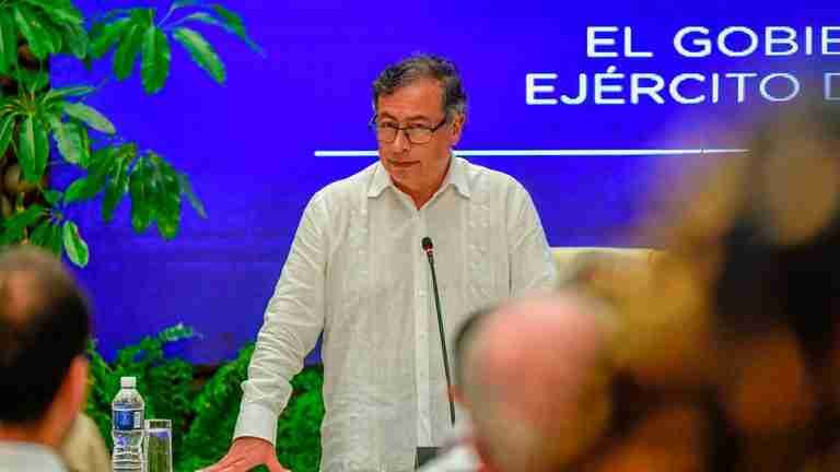 Lo que dice el decreto que firmó Petro que ordena suspender operaciones contra el ELN