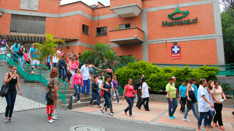 Desabastecimiento de medicamentos en Metrosalud se debe a falta de contratación 