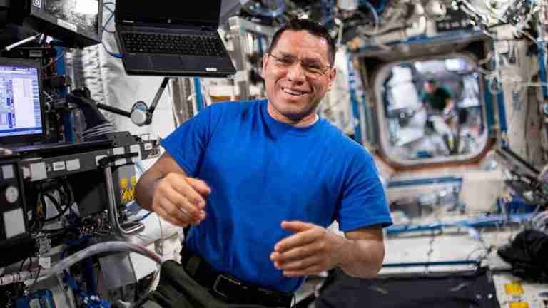 ¿Quién es Frank Rubio? El latino que romperá un récord para la NASA