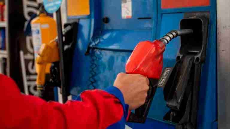 ¿En qué influye la diferencia de precios en las bombas de gasolina?