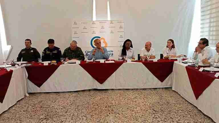 “No puede hablarse de paz y secuestrar a una mujer y a sus pequeños hijos” Min. Defensa