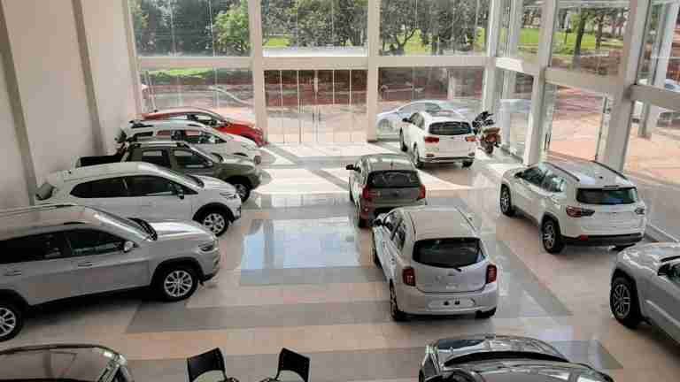 La venta de carros nuevos sigue a la baja 