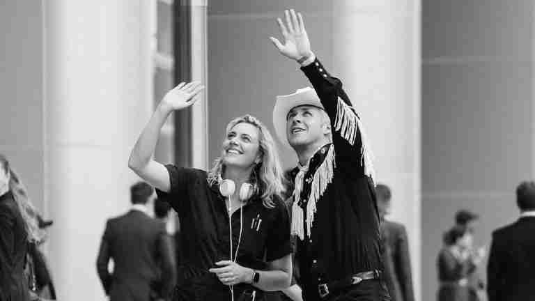 Greta Gerwig entra a la historia como la directora más taquillera en su estreno