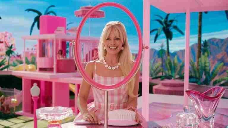 Margot Robbie impone código de vestimenta rosa en el set de Barbie 