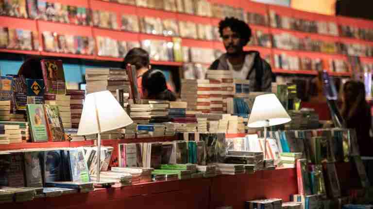 Los colombianos están leyendo para ‘autoayudarse’: Estos son los libros más vendidos del año