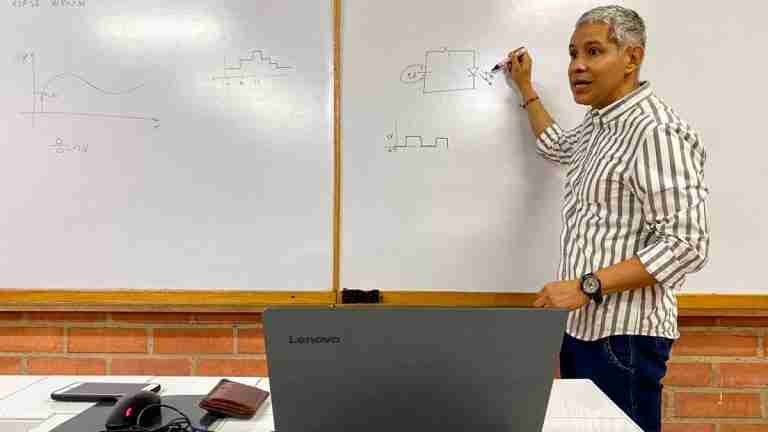 Hay diplomados disponibles para estudiar virtualmente sobre la Cuarta Revolución Industrial en Medellín