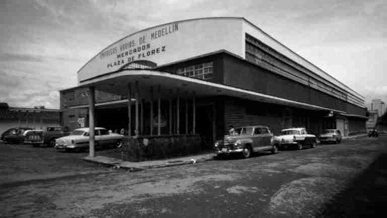 130 años de color y aroma: La Placita de Flórez sigue creciendo en Medellín