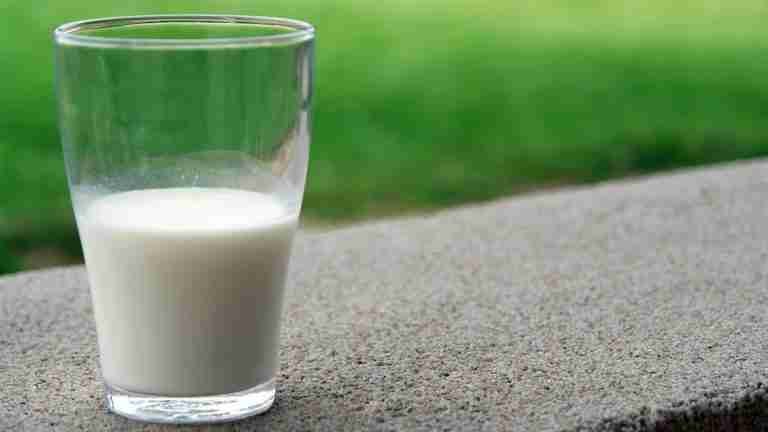Baja 200 pesos el precio de la leche pasteurizada Colanta