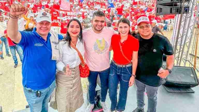 En su gira por el Bajo Cauca, Julián Bedoya prometió incluir a las mujeres en el desarrollo de la región