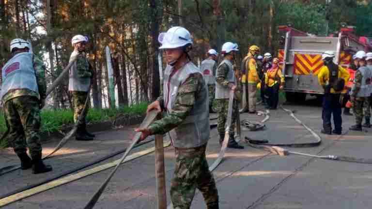 Hasta el Ejército Nacional se unió para combatir los incendios en Antioquia