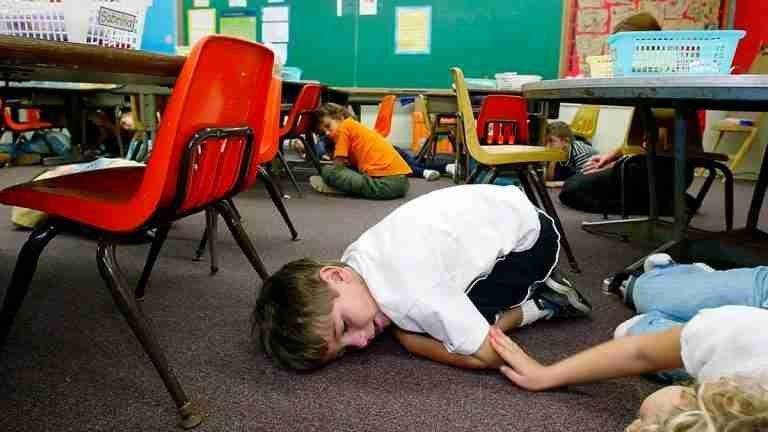 ¿Cómo esconderse a un tiroteo? El protocolo de las escuelas en EE. UU.