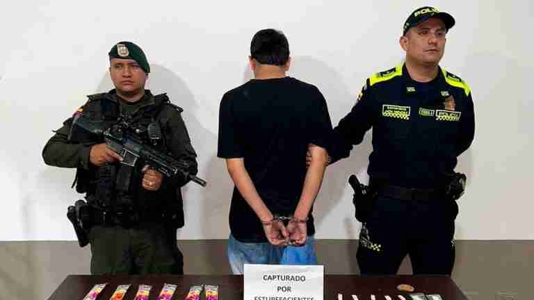 En medio de la intervención de la comuna Manrique, la Policía capturó a 5 personas 