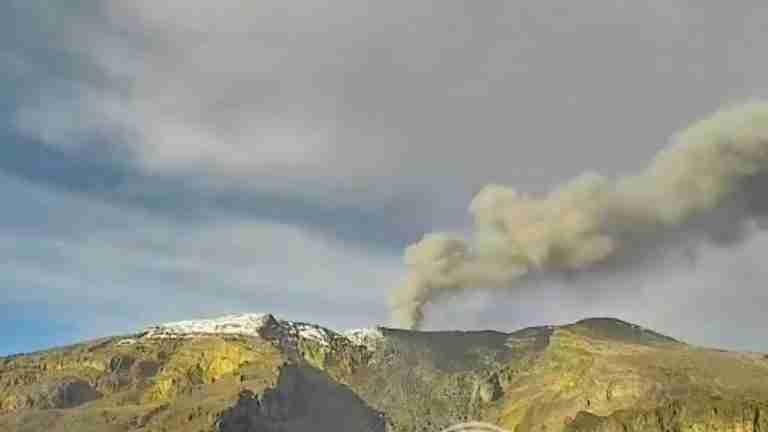 Nevado del Ruiz. El gigante dormido se mueve. 