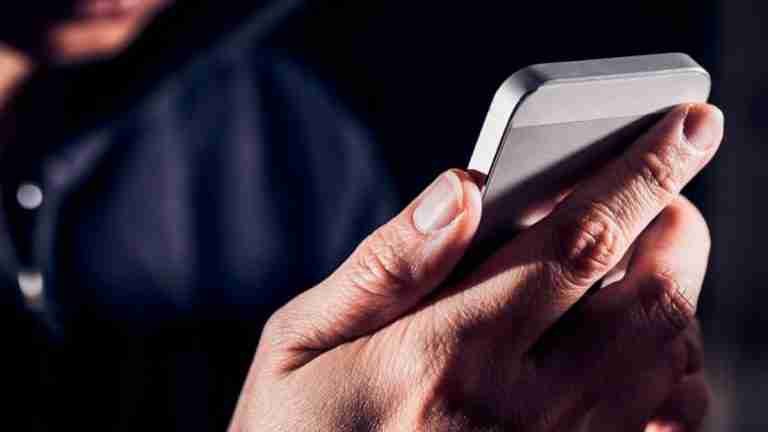 Hombre rastrea celular robado por GPS, pero encuentra un obstáculo legal