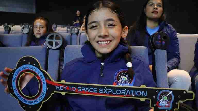 Estudiante de un colegio en Medellín viajó la Nasa para ser y vivir como astronauta 