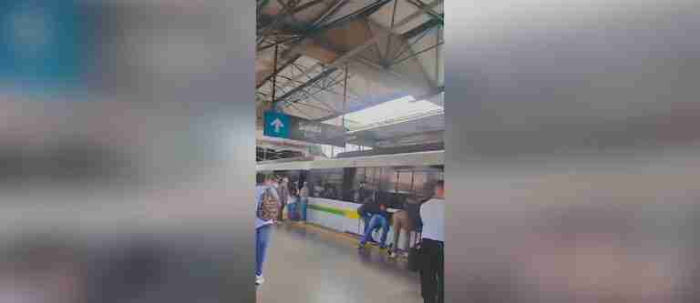 Intermitencia en la línea A del Metro por presencia de persona en la vía